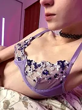 bunnyirisluv on StripChat