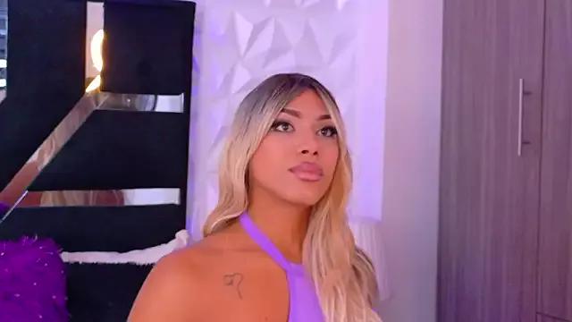 BunnyNicolle on StripChat 