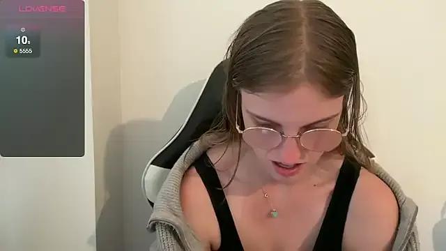 Freechat BustyKellyXXX on StripChat