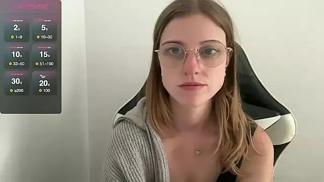 Freechat BustyKellyXXX on StripChat