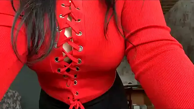 BustyLita — Lift up my top and show my br