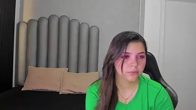 Freechat Charlotte-Star on StripChat