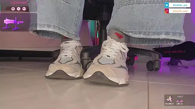 Freechat charlotte__grey on StripChat