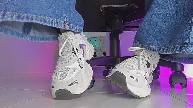 Freechat charlotte__grey on StripChat