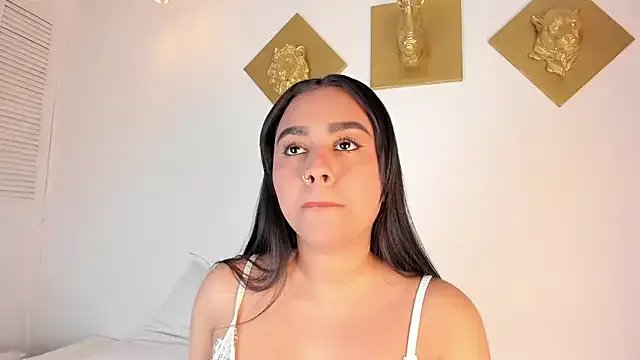 Freechat CharlottePetitte on StripChat