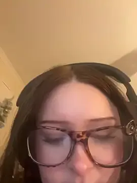 cherryrosealiee — Freechat on StripChat