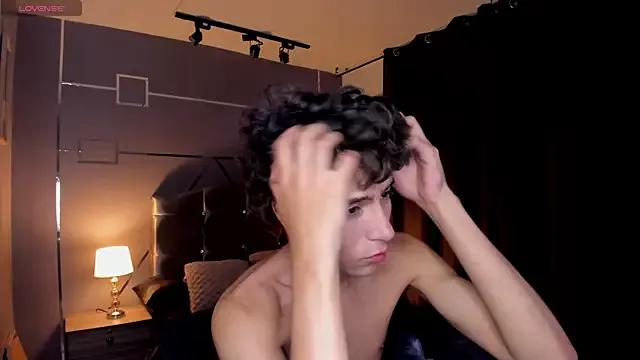 Freechat Christopher_77 on StripChat