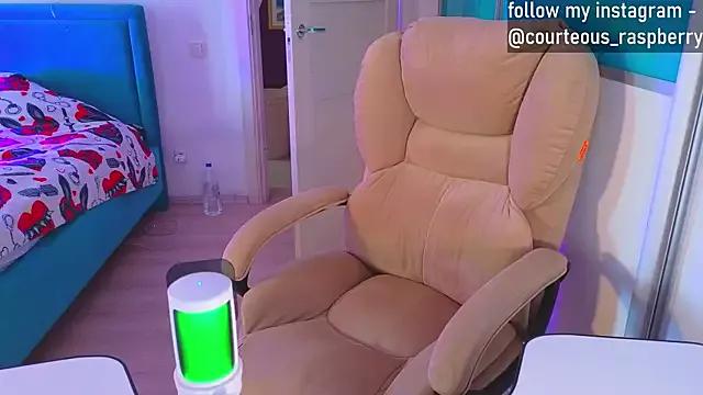 Freechat courteous_raspberrry on StripChat