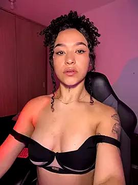 Crystal_Dluna from StripChat