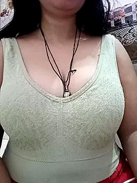 Freechat cute-mahek on StripChat