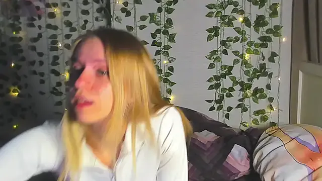 Cute_Madam — jerking off and licking dildo