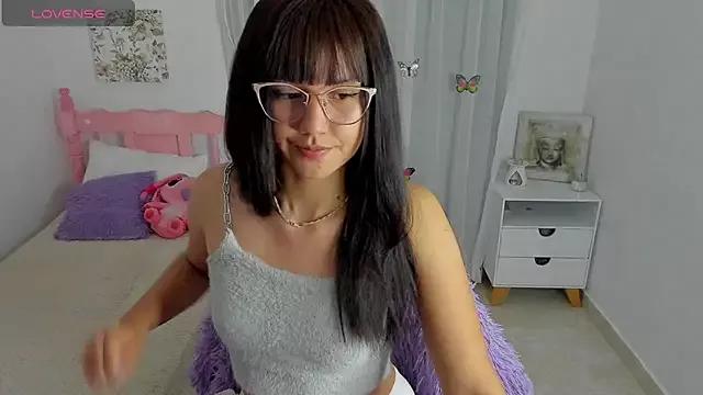 cute_roxy on StripChat
