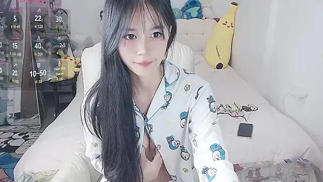 Cutecat520 from StripChat