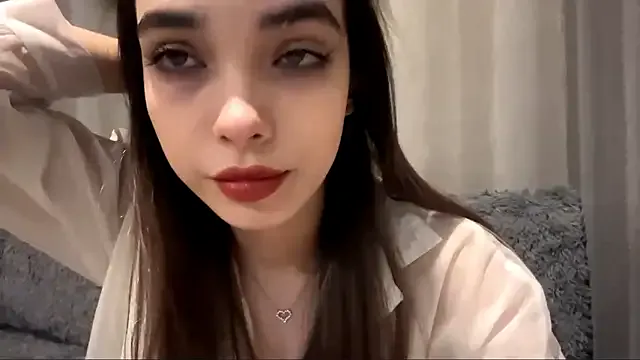 Cutie_VaIery — Playing with boobs up close