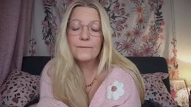 Slutty Daisyxoxo_ from StripChat Daisyxoxo_ from StripChat