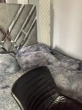 Daniela_Pink — doggy with plug