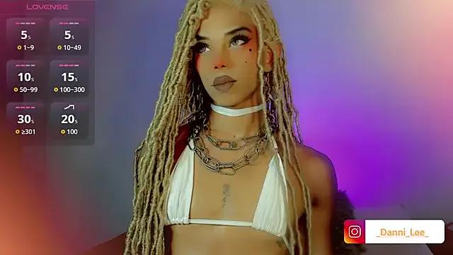 Freechat DanniLee_ on StripChat