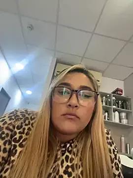 DarianaGuzz from StripChat