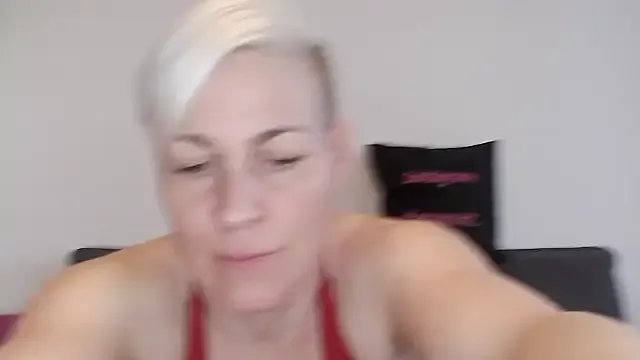 DarleenHot — Guten Morgen/ Shake Boobs / Lt Video