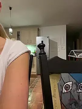 Freechat DeborahXPorn on StripChat