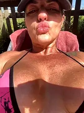 Deusasafada from StripChat