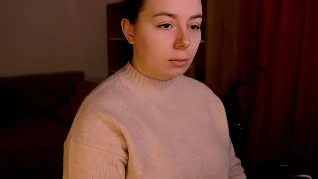 StripChat Di_na_Bell is Freechat Di_na_Bell — topless