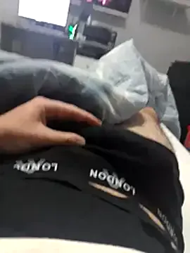 durellosbrodolone — Tolgo i pantaloni