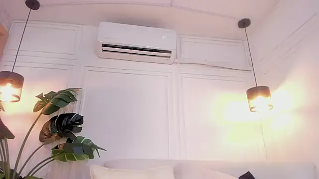 ebony_rossee — FINGERING PUSSY