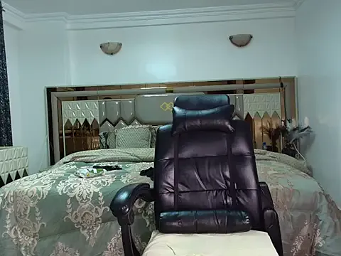 Private ebony_shilly3 on StripChat