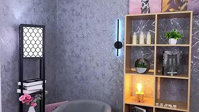 ElenoreReth on StripChat