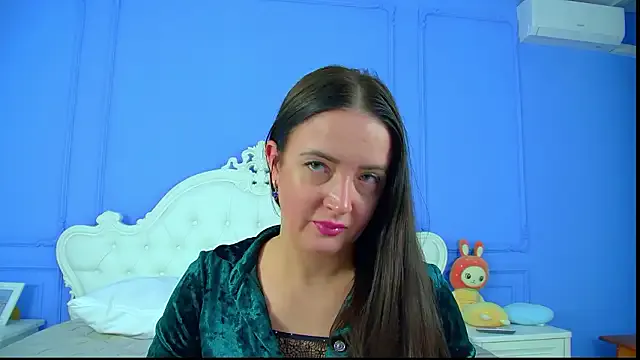 ElinaBellucci — Freechat on StripChat