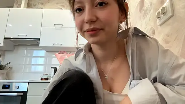 Eliza_Perucves — teasing with my bra~