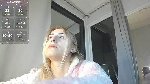 Ella_Vee on StripChat 