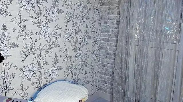 EllaSky_xoxo from StripChat