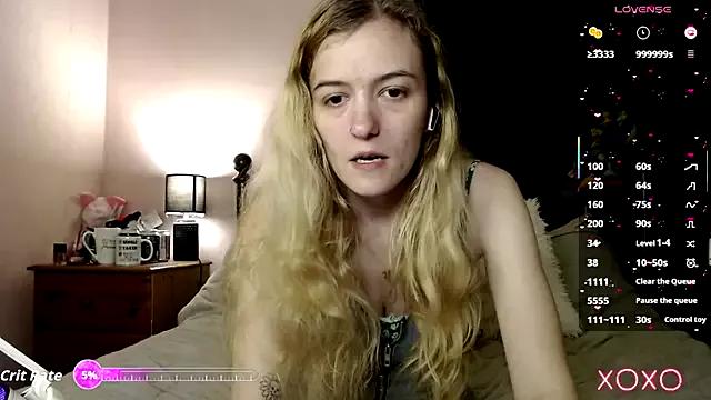 EllieeRose on StripChat