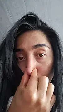 Elowyn — Show the heart of my pussy+naked