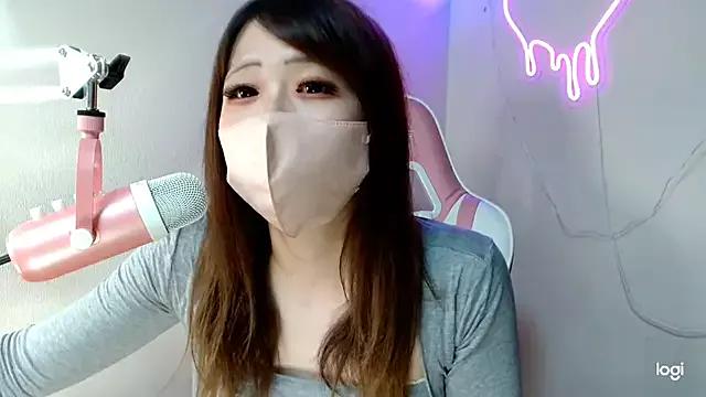 ema_ch2525 on StripChat