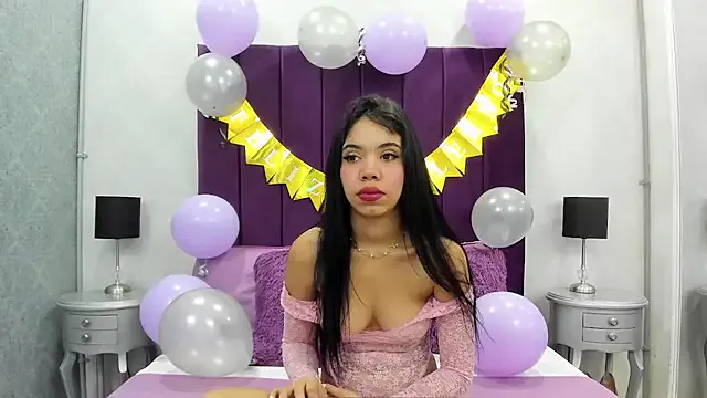 Freechat EmaGarcess on StripChat