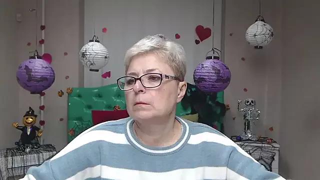 Naked EmiliaGree wants you to fuck her body now EmiliaGree from StripChat