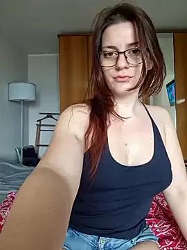 EmmaPeach97 from StripChat