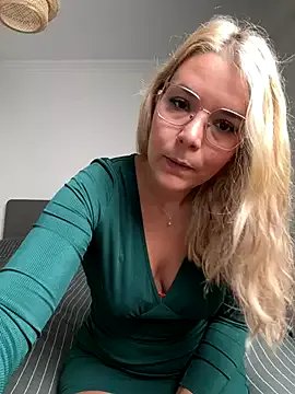 Freechat EmyLana on StripChat