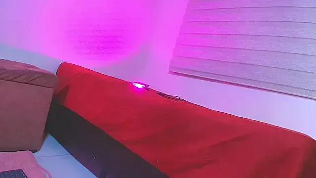 emyli_sw_ on StripChat