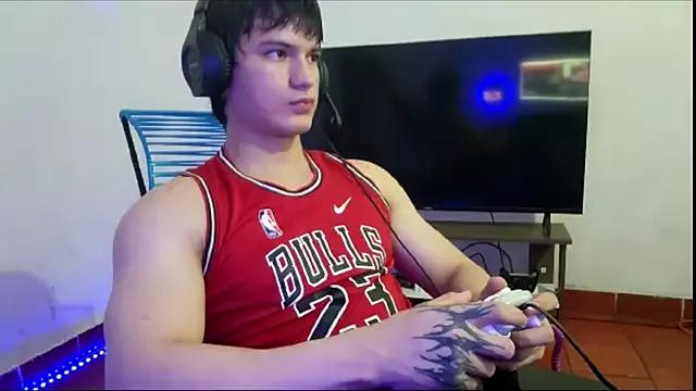 Masturbate to ErickWalton, he wants to masturbate for you ErickWalton from StripChat