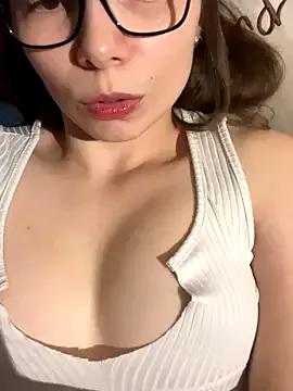 Check out EvaRoss_, she wants to masturbate for you EvaRoss_ from StripChat