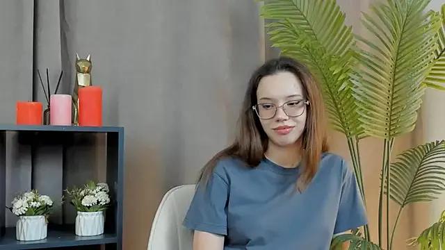 Freechat FabiolaCowing on StripChat