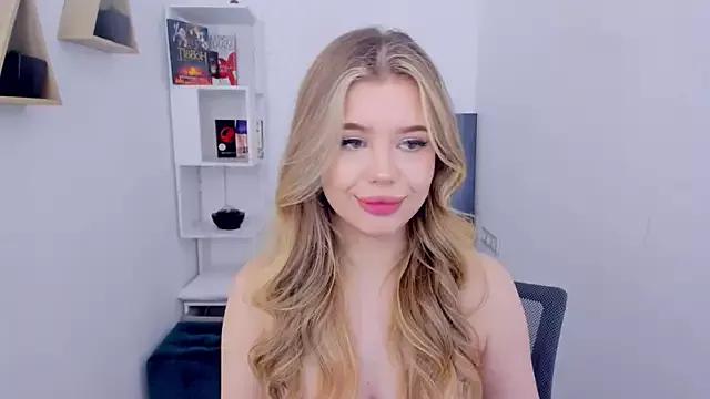 FollowLovee on StripChat 