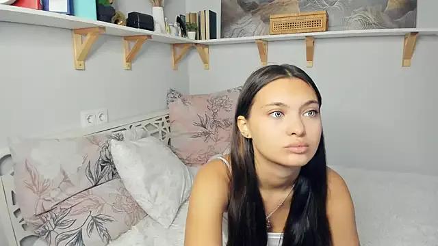 Freechat FunnyyMonkeyy on StripChat