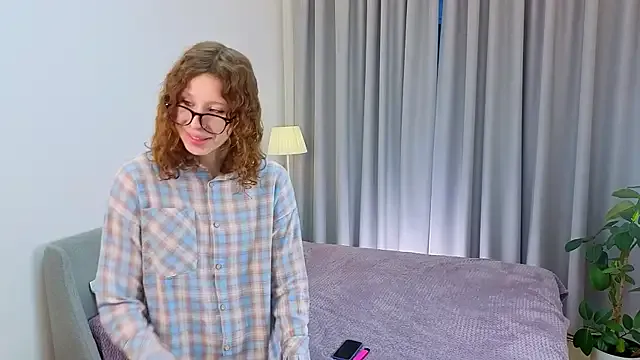 GailGripp — finger heart