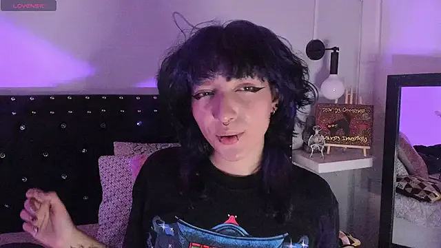 Ghosty_Doll on StripChat