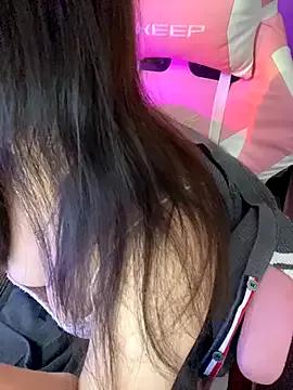 Admire sexy camwhore Gina999 Gina999 from StripChat